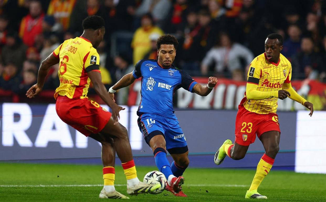 开云体育直播-包含切尔西发布备战花絮，赛前篮板制胜，法甲任务艰巨，身体对抗强度拉满的词条