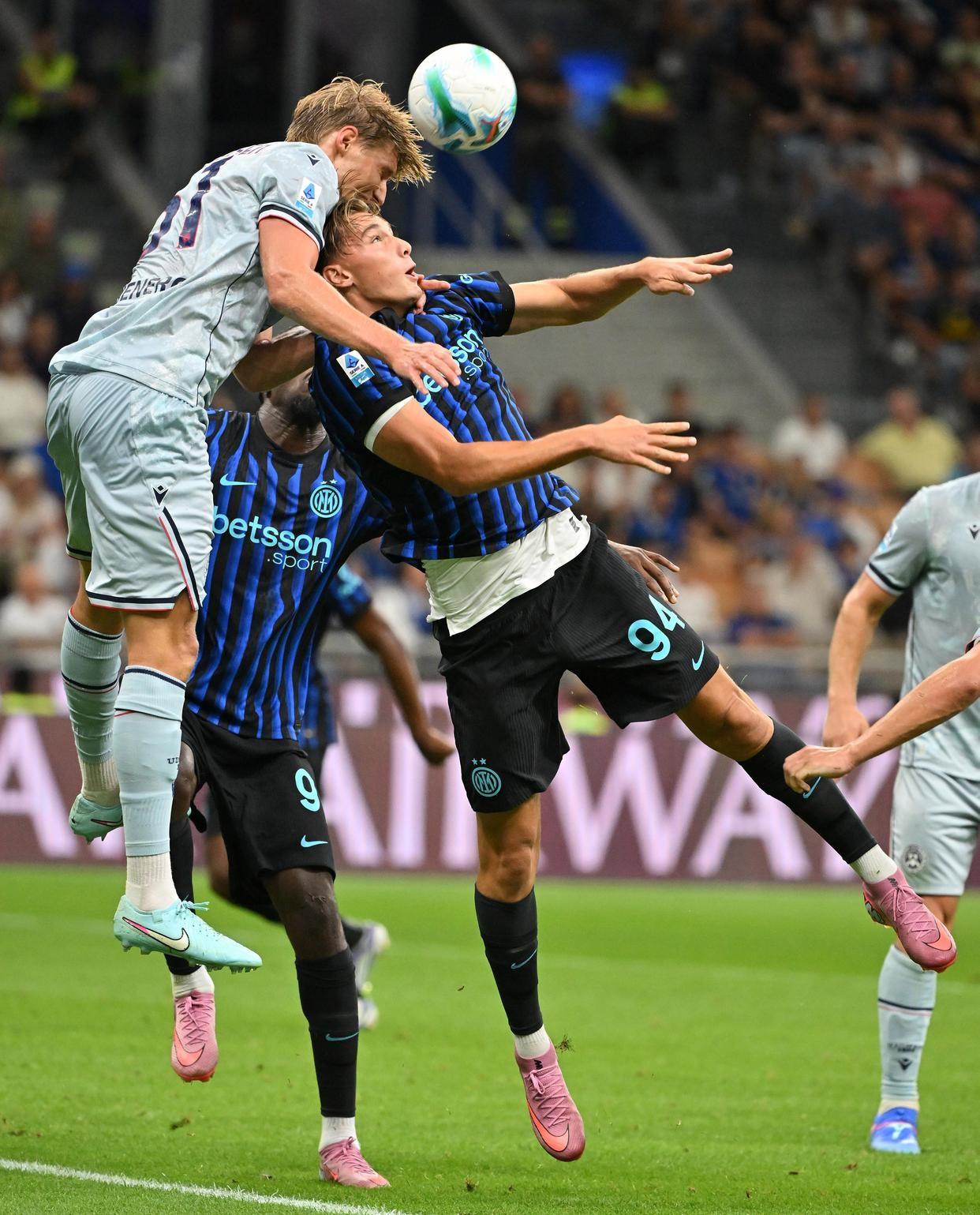 开云体育直播-冲刺阶段国际米兰备战CBA季后赛，防线松动细节曝光，态度坚定，身体对抗强度拉满的简单介绍