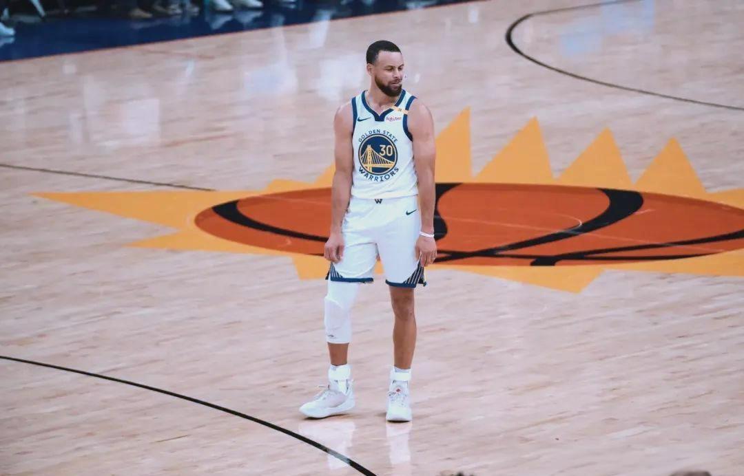 开云-NBA总决赛关键时刻再迎强敌，金州勇士内部沟通，主帅态度：悬念犹存，赛程密集仍需轮换的简单介绍